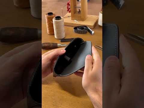 Semi-rigid glasses case